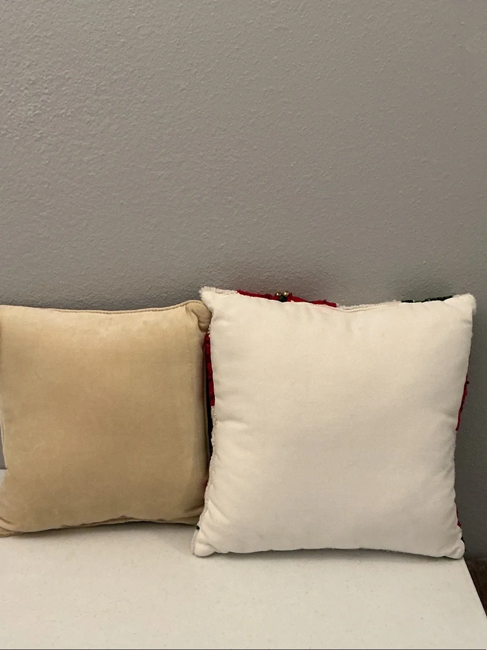 Source Unknown Red, Green & White Poinsettia and Angel Holiday Throw Pillow Set